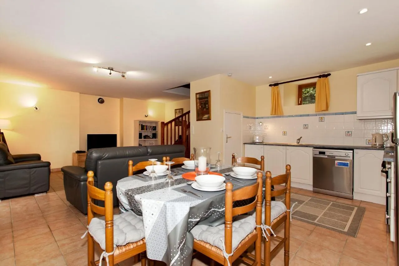 Stone Cottage With Modern Cosy Interior Near To Josselin Perfect Retreat For Writers Or Star Gazers Guégon Dom wakacyjny