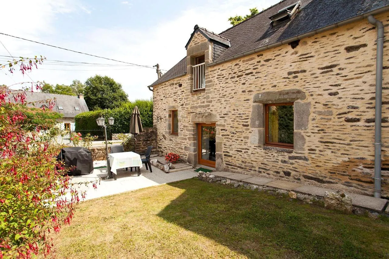 Stone Cottage With Modern Cosy Interior Near To Josselin Perfect Retreat For Writers Or Star Gazers Guégon 0*,  Francja