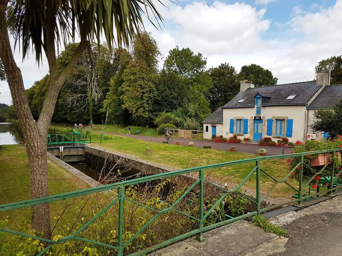 Stone Cottage With Modern Cosy Interior Near To Josselin Perfect Retreat For Writers Or Star Gazers Guégon 0*,