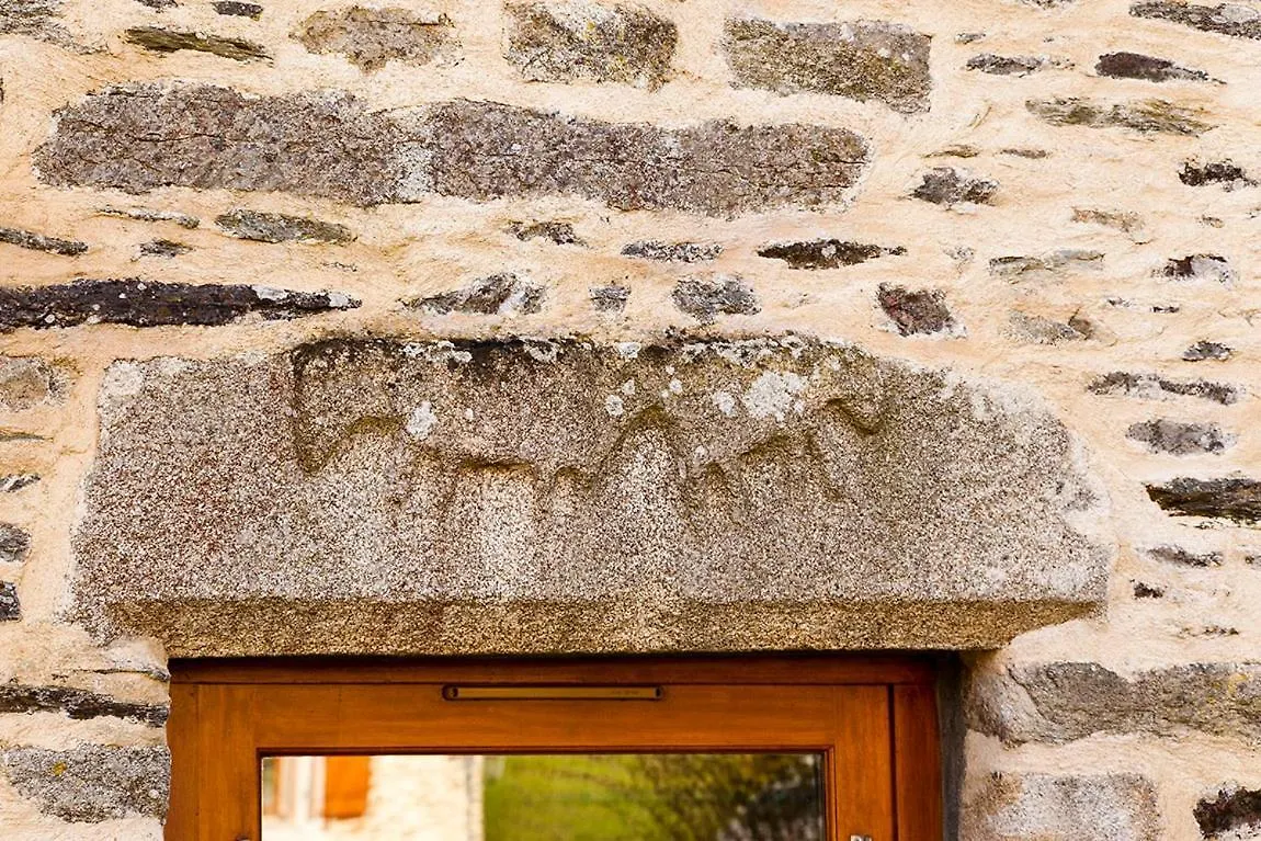 Stone Cottage With Modern Cosy Interior Near To Josselin Perfect Retreat For Writers Or Star Gazers Guégon Dom wakacyjny